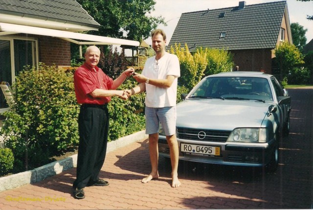 Schlüsselübergabe 03.08.2003, klein. WZ.jpg